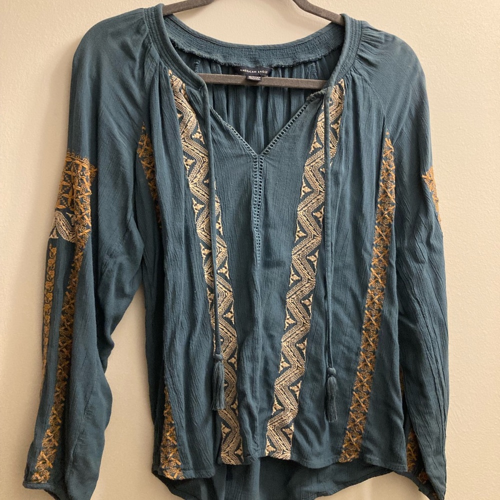 American Eagle top
